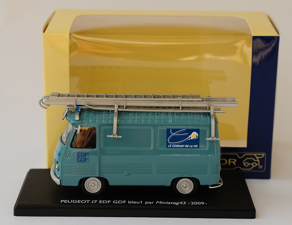 J7 Bleu 1 Miniateg43 2009 Presentation